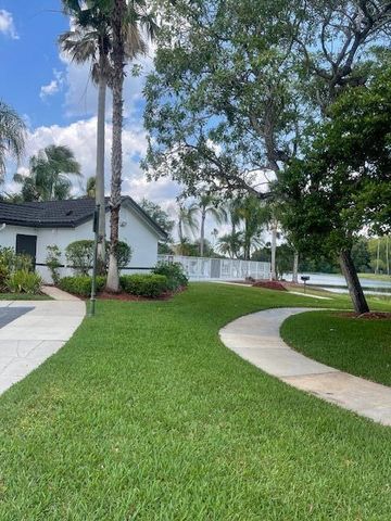 1328 Bayview Circle, Weston, FL 33326