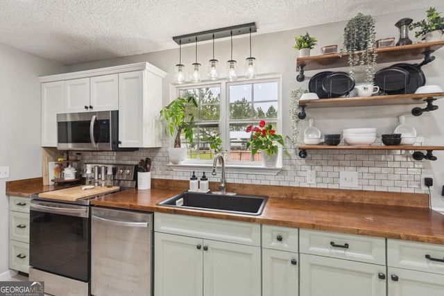 546 Emanuel Church Road, Brunswick, GA 31523