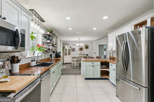 546 Emanuel Church Road, Brunswick, GA 31523