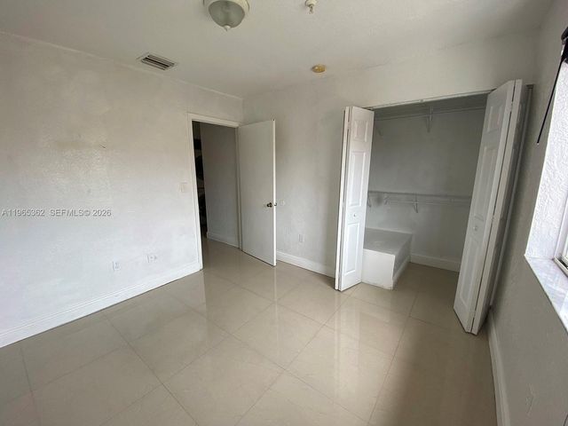 8031 NW 8th Street 17, Miami, FL 33126
