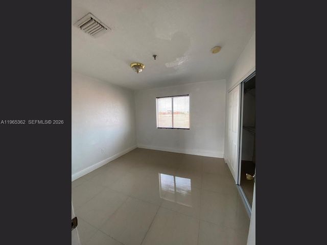 8031 NW 8th Street 17, Miami, FL 33126