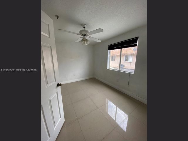8031 NW 8th Street 17, Miami, FL 33126