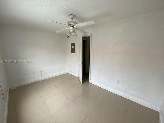 8031 NW 8th Street 17, Miami, FL 33126