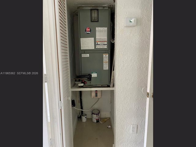 8031 NW 8th Street 17, Miami, FL 33126