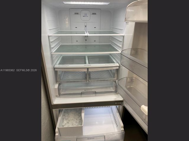 8031 NW 8th Street 17, Miami, FL 33126