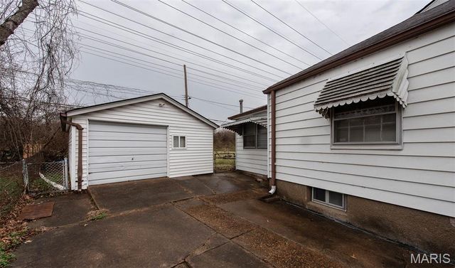 7401 Haywood Drive, Hanley Hills, MO 63133