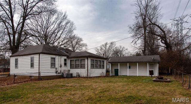 7401 Haywood Drive, Hanley Hills, MO 63133