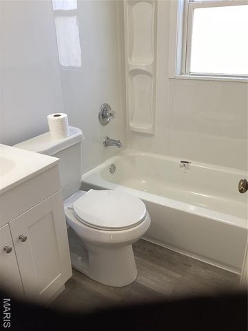 7401 Haywood Drive, Hanley Hills, MO 63133