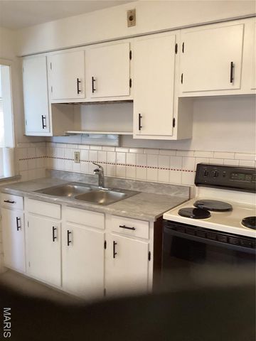 7401 Haywood Drive, Hanley Hills, MO 63133