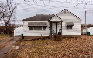 7401 Haywood Drive, Hanley Hills, MO 63133