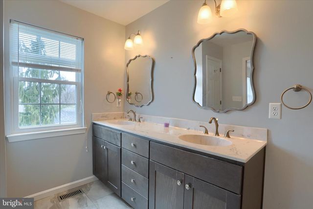 26 RYE LN, Palmyra, PA 17078