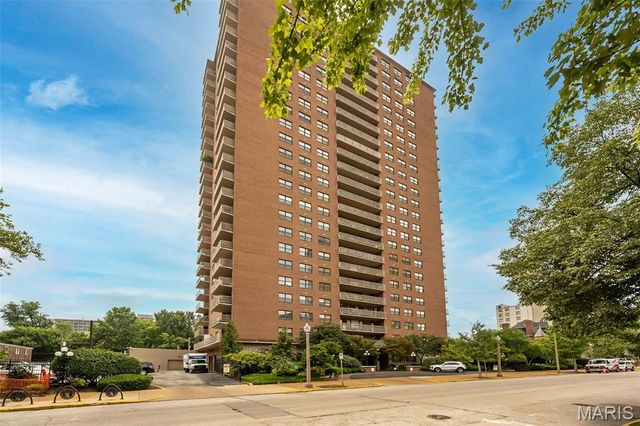 4466 W Pine Boulevard 2E, St Louis, MO 63108