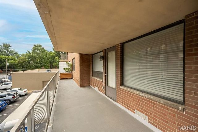 4466 W Pine Boulevard 2E, St Louis, MO 63108