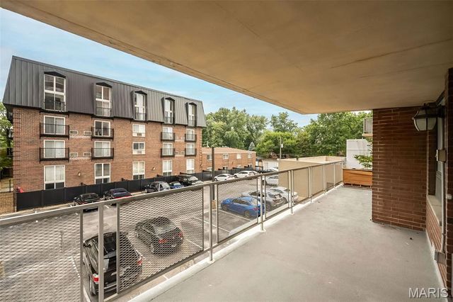 4466 W Pine Boulevard 2E, St Louis, MO 63108