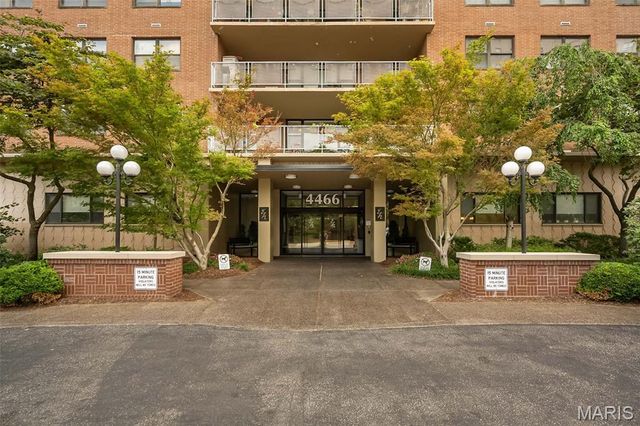 4466 W Pine Boulevard 2E, St Louis, MO 63108