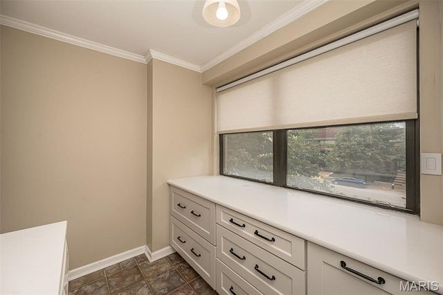 4466 W Pine Boulevard 2E, St Louis, MO 63108