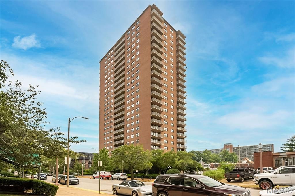 4466 W Pine Boulevard 2E, St Louis, MO 63108