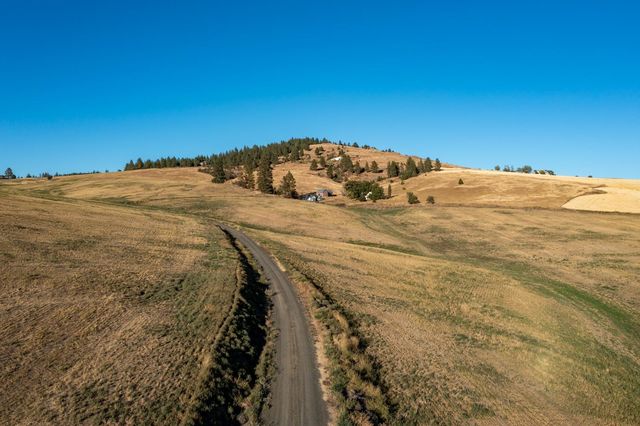 10900 S Silver Hill Rd, Spokane, WA 99223