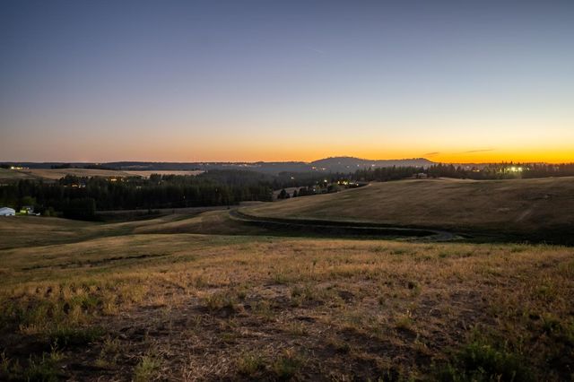 10900 S Silver Hill Rd, Spokane, WA 99223