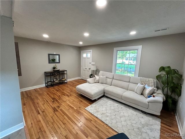 6039 Glenway Dr, Richmond, VA 23225