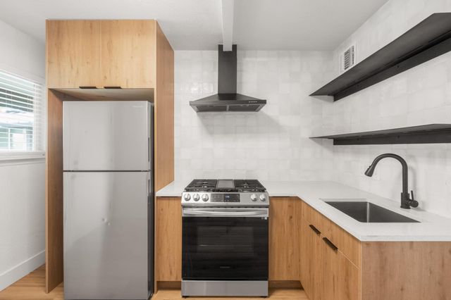 7929 Gault ST 200, Austin, TX 78757