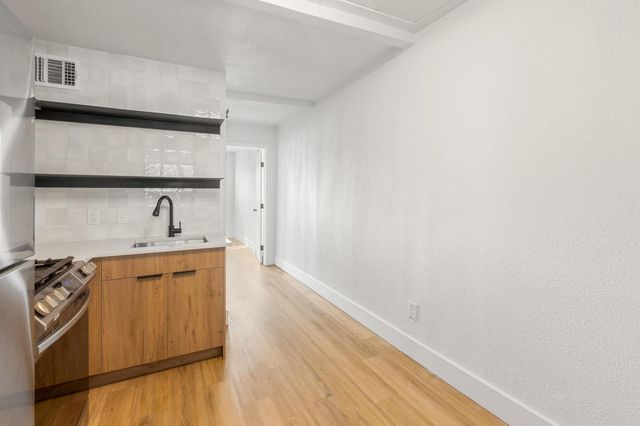 7929 Gault ST 200, Austin, TX 78757