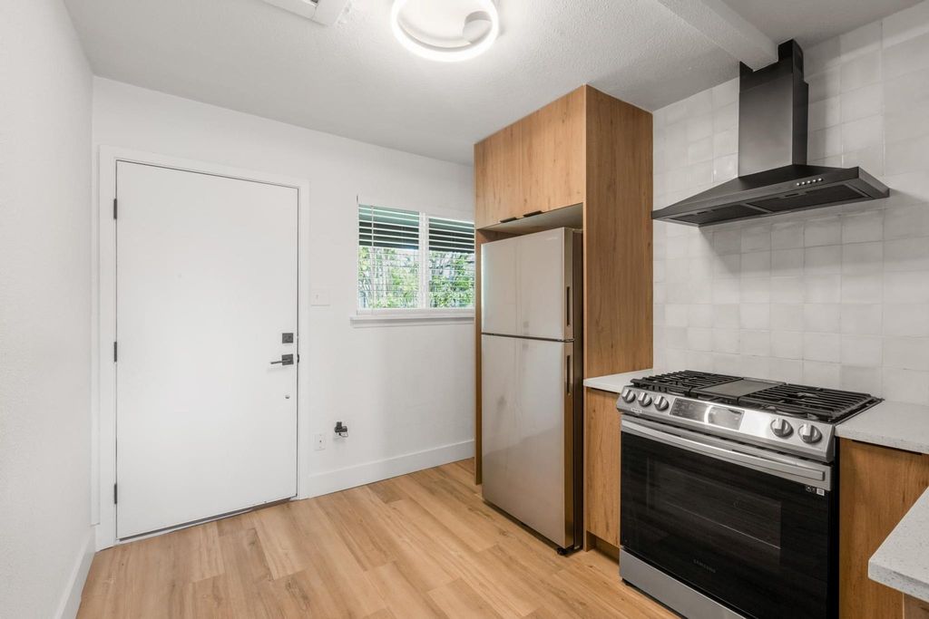 7929 Gault ST 200, Austin, TX 78757