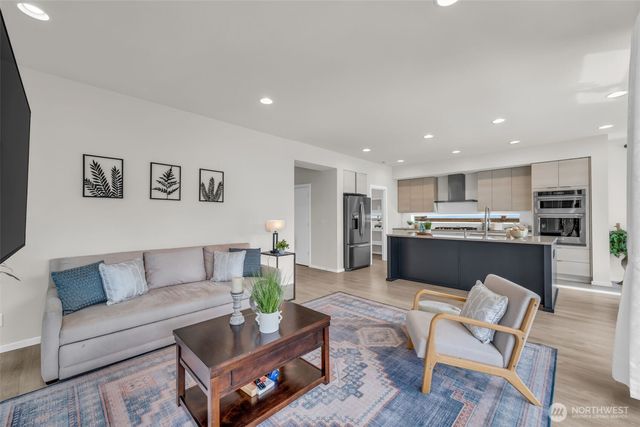 10822 17th Place SE, Lake Stevens, WA 98258