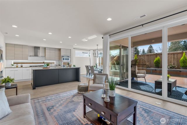 10822 17th Place SE, Lake Stevens, WA 98258