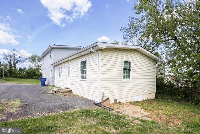 452 ACTON ST, Front Royal, VA 22630