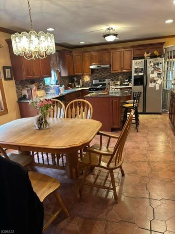 1 Glenbrook Ct, Hanover Twp., NJ 07981