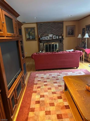 1 Glenbrook Ct, Hanover Twp., NJ 07981