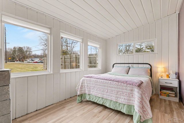 6264 Mckinley Street, Bridgeport, MI 48722