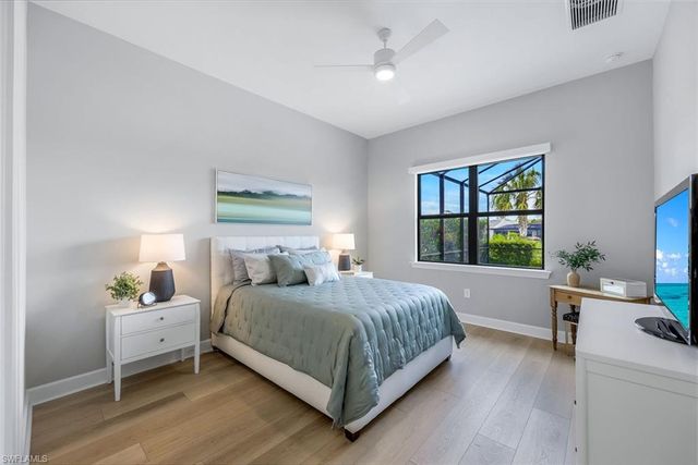 9729 Everglades DR, Naples, FL 34120