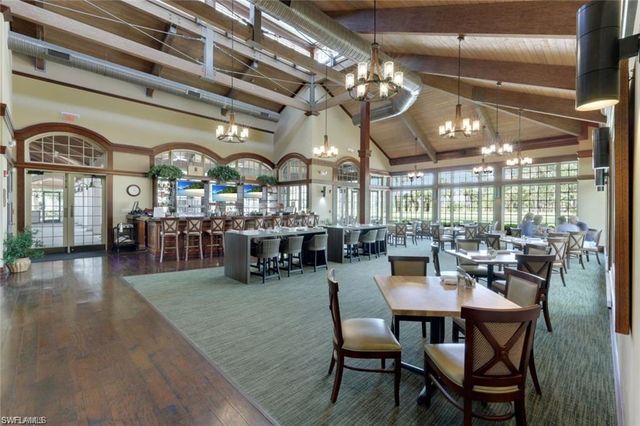 9729 Everglades DR, Naples, FL 34120