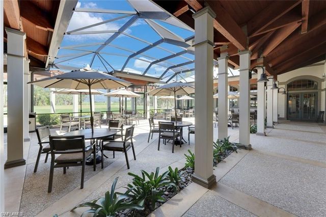 9729 Everglades DR, Naples, FL 34120