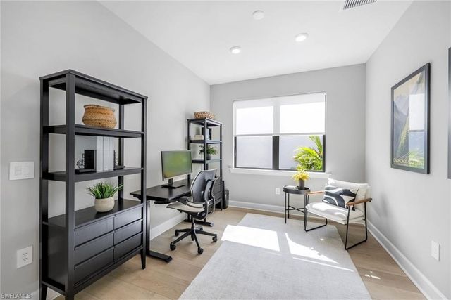 9729 Everglades DR, Naples, FL 34120