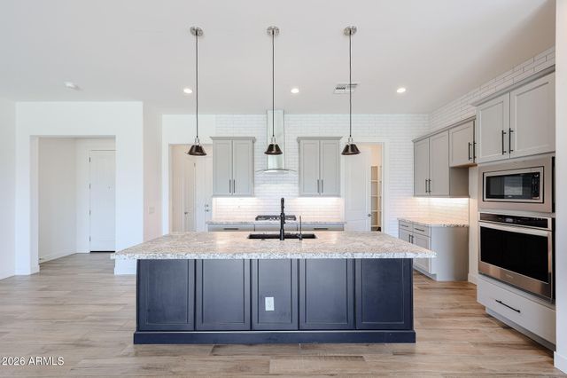 17383 W GUTHRIE Street, Surprise, AZ 85388