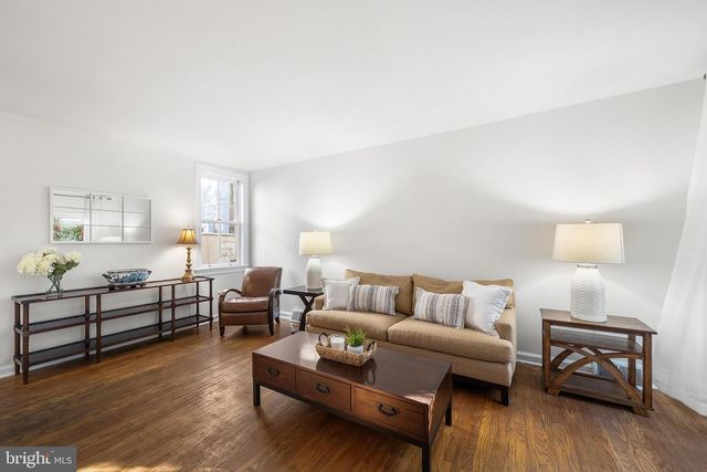 4 RAINEY CT, Philadelphia, PA 19103