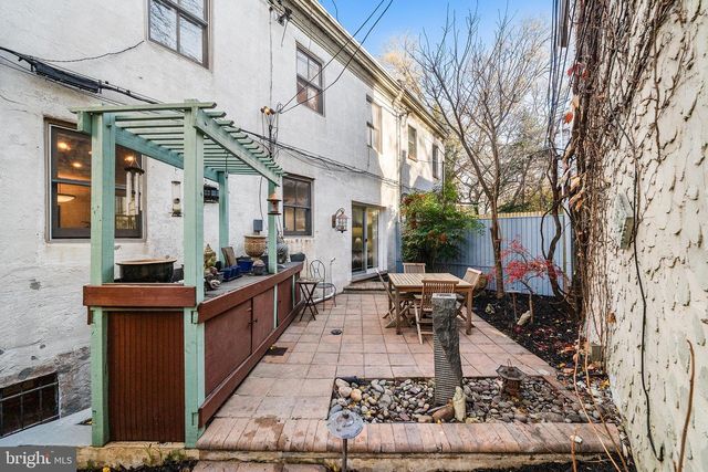 4 RAINEY CT, Philadelphia, PA 19103