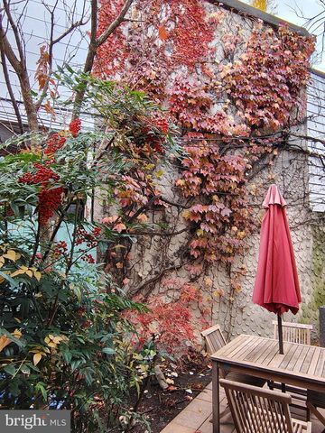 4 RAINEY CT, Philadelphia, PA 19103