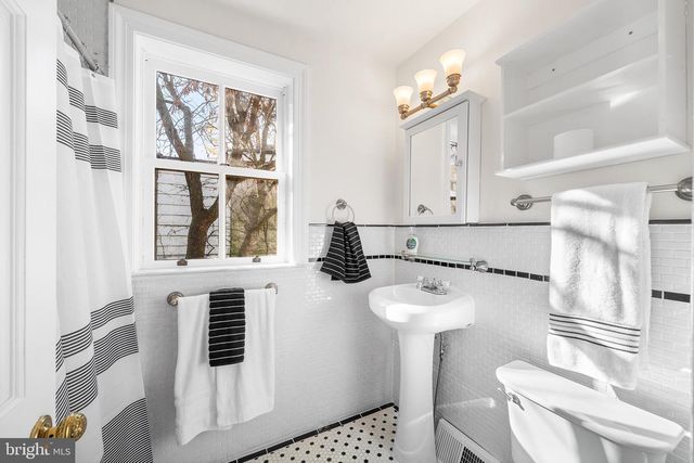 4 RAINEY CT, Philadelphia, PA 19103