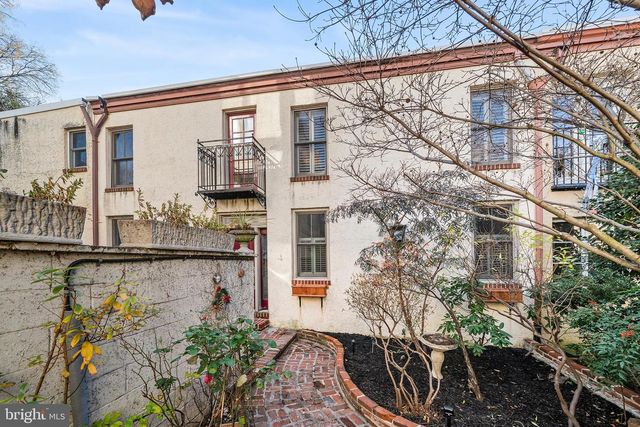 4 RAINEY CT, Philadelphia, PA 19103