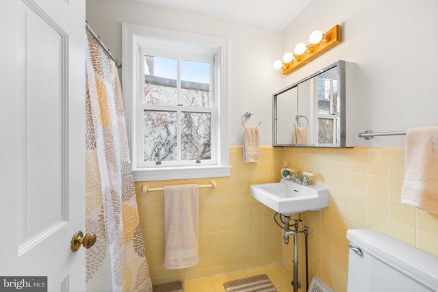 4 RAINEY CT, Philadelphia, PA 19103