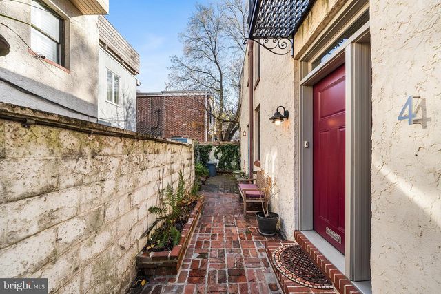 4 RAINEY CT, Philadelphia, PA 19103