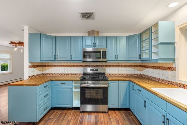 96 Comly Rd, Lincoln Park Boro, NJ 07035