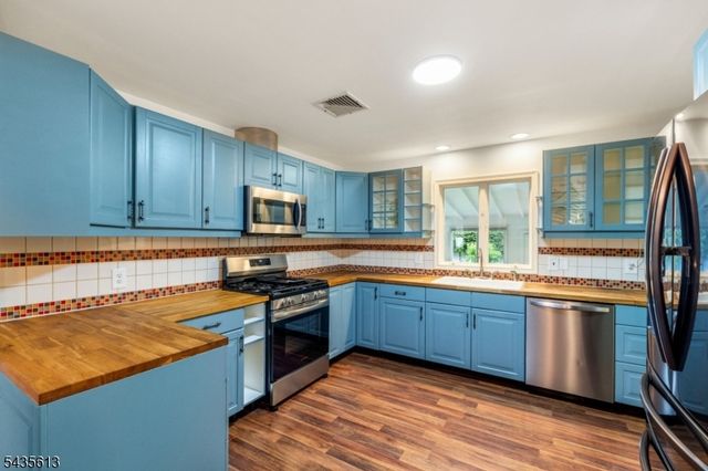 96 Comly Rd, Lincoln Park Boro, NJ 07035