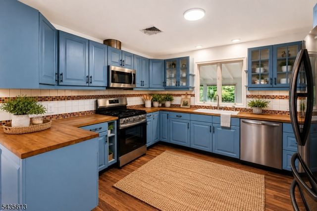 96 Comly Rd, Lincoln Park Boro, NJ 07035