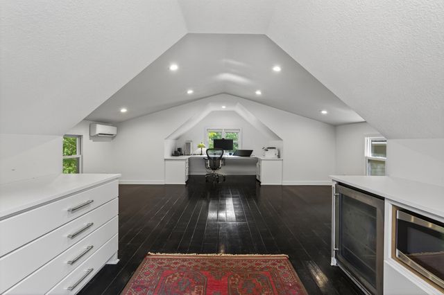 1360 Birch Park Circle, Saint Joseph Twp, WI 54082