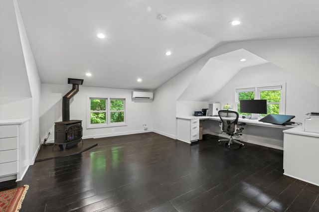 1360 Birch Park Circle, Saint Joseph Twp, WI 54082